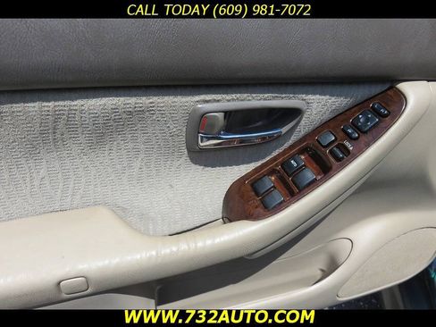 Used 2002 Subaru Outback Wagon AWD/4WD image 30