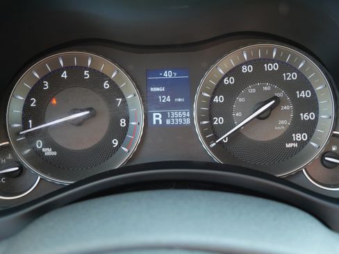 Used 2012 INFINITI M37 w/ Sport Pkg RWD image 33