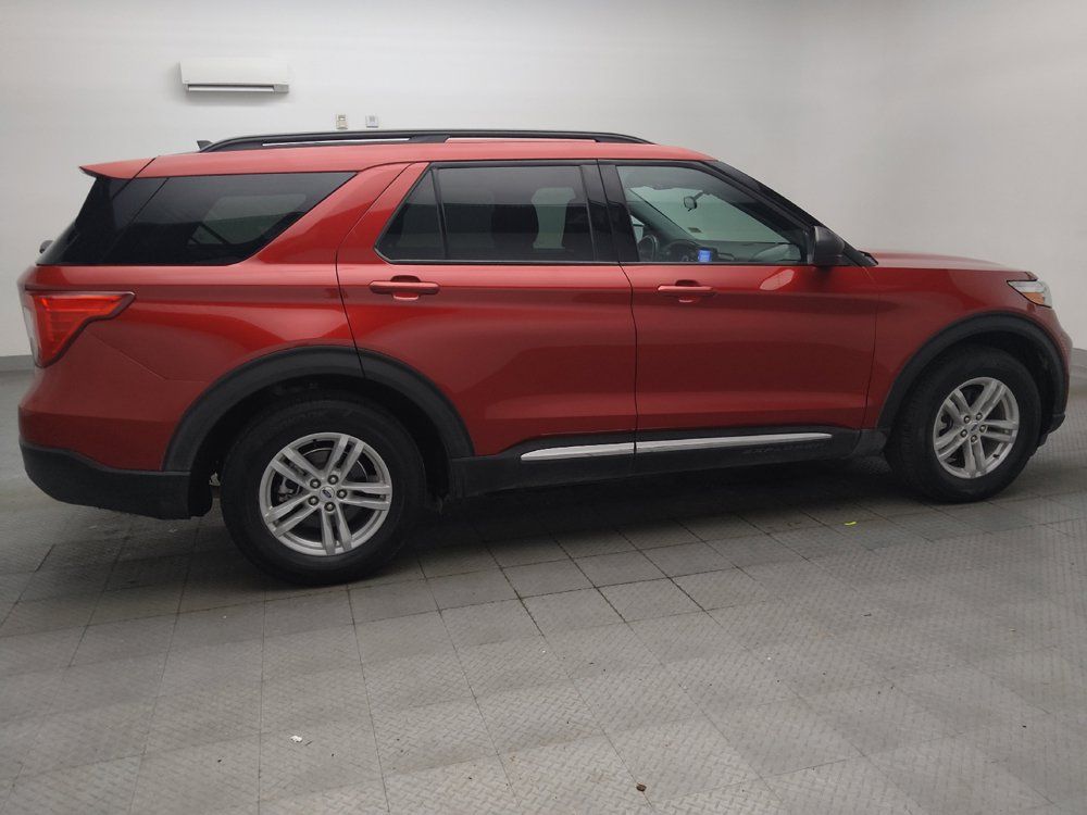 Used 2024 Ford Explorer XLT RWD image 10