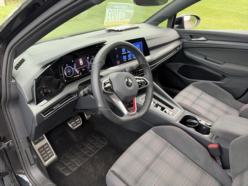 Used 2022 Volkswagen GTI SE FWD image 16