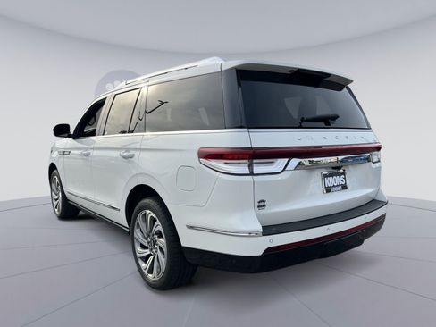 Used 2023 Lincoln Navigator Reserve AWD/4WD image 14