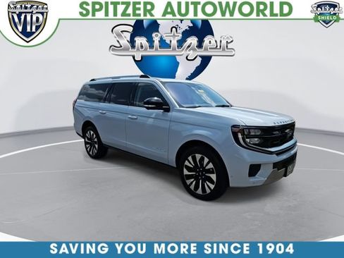 Used 2025 Ford Expedition Max Platinum w/ Driver's Package AWD/4WD image 2