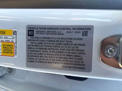 Used 2024 Chevrolet Silverado 2500 LT image 31