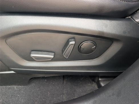 Used 2020 Ford Explorer XLT w/ Equipment Group 202A RWD image 20