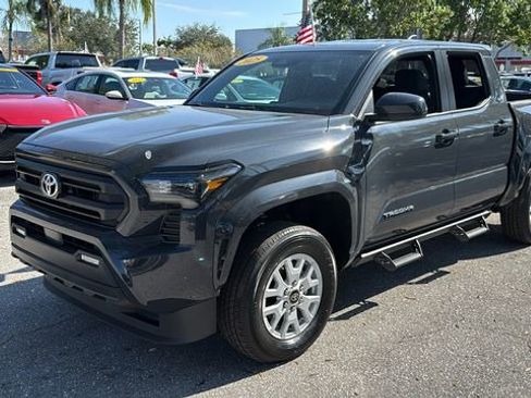 Used 2025 Toyota Tacoma SR5 image 3