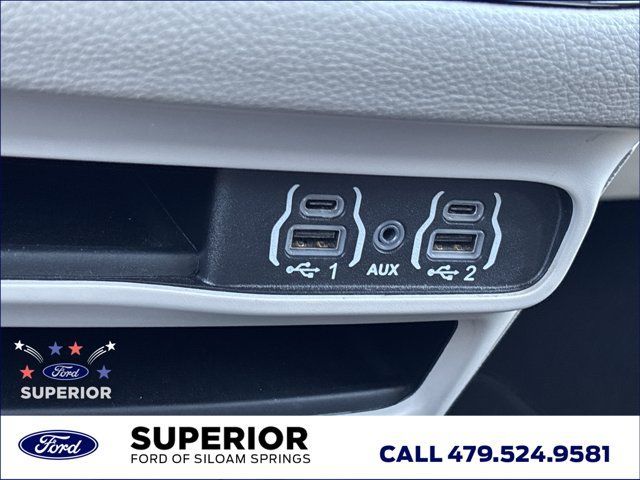 Used 2024 Chrysler Pacifica Limited FWD image 40