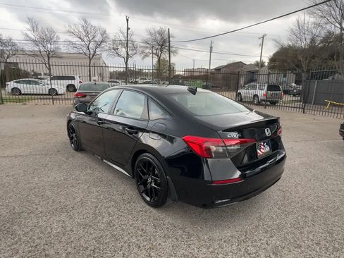 Used 2023 Honda Civic Sport image 6