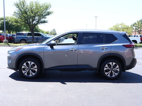 Used 2022 Nissan Rogue SV w/ SV Premium Package FWD image 33