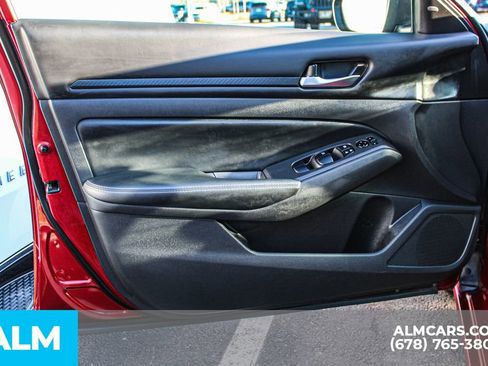 Used 2024 Nissan Altima 2.5 SV image 36