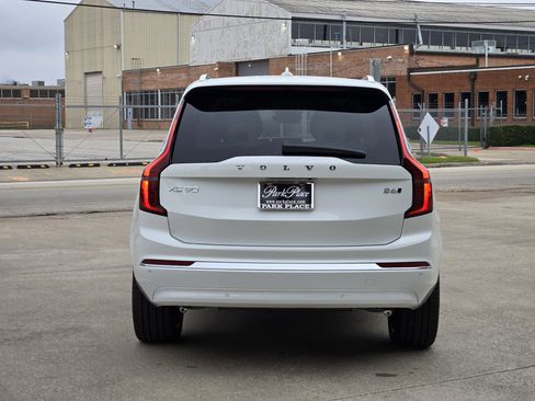 New 2026 Volvo XC90 B6 Ultra image 8