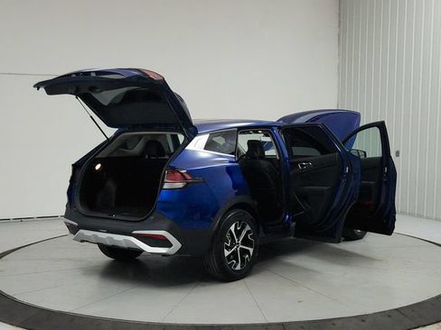 Used 2025 Kia Sportage EX FWD image 15