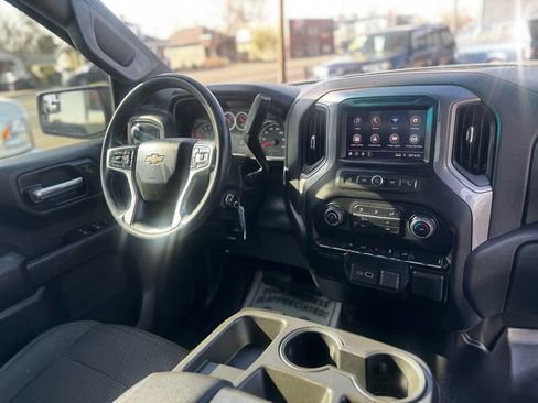 Used 2022 Chevrolet Silverado 1500 Custom w/ Safety Confidence Package AWD/4WD image 16
