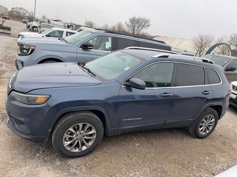Used 2021 Jeep Cherokee Latitude Plus image 2