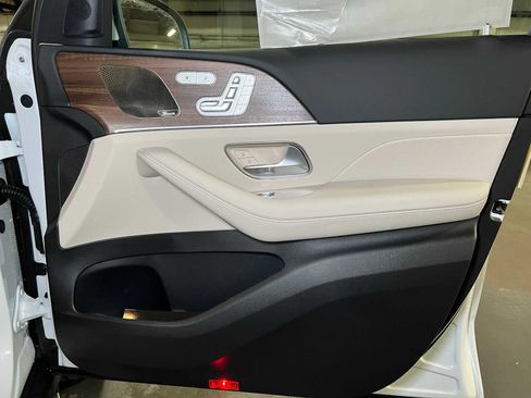 New 2026 Mercedes-Benz GLS 450 4MATIC image 10