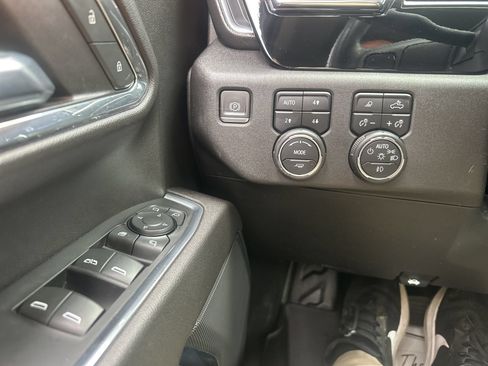 Used 2024 Chevrolet Silverado 3500 LT w/ Convenience Package AWD/4WD image 27
