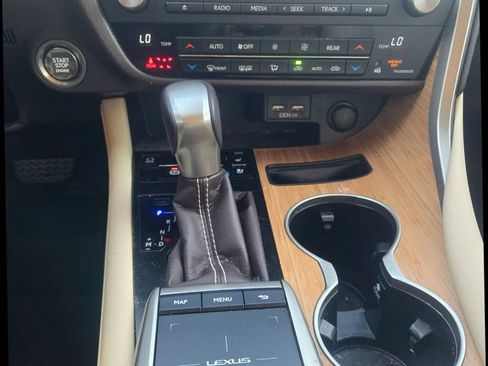 Used 2020 Lexus RX 350L Premium w/ Premium Package image 26