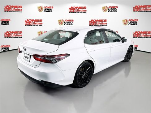 Certified 2022 Toyota Camry LE image 15