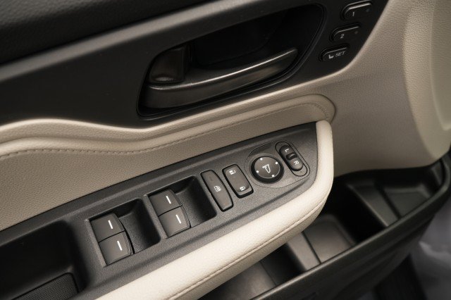 Used 2025 Honda Odyssey EX-L image 23