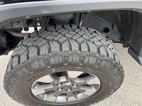 Used 2020 Jeep Wrangler Unlimited Sahara AWD/4WD image 15