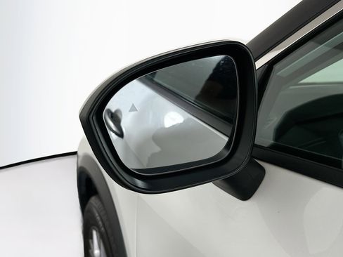 Used 2024 Nissan Rogue S FWD image 16