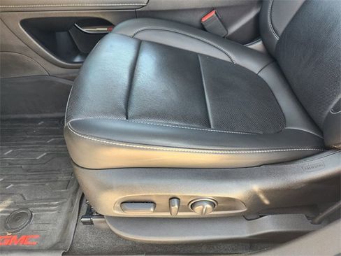 Used 2021 GMC Acadia SLT w/ Technology Package image 24