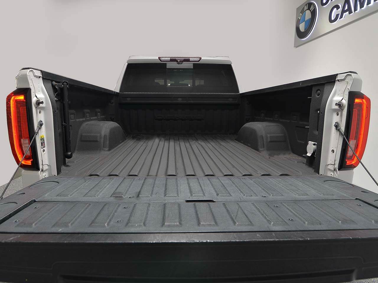 Used 2020 GMC Sierra 1500 Denali w/ Denali Premium Package AWD/4WD image 8