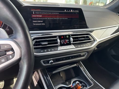 Used 2022 BMW X7 xDrive40i w/ M Sport Package AWD/4WD image 7