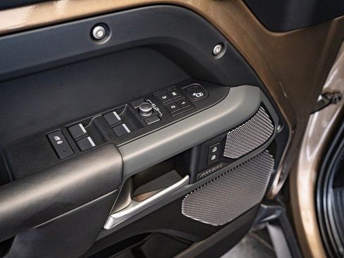 Used 2021 Land Rover Defender 110 X image 24