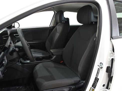 Used 2025 Kia K4 LXS image 21