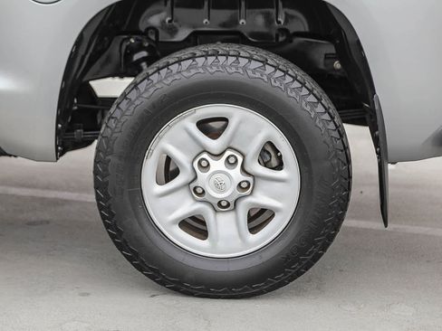 Used 2017 Toyota Tundra SR5 w/ SR5 Upgrade Package RWD image 11
