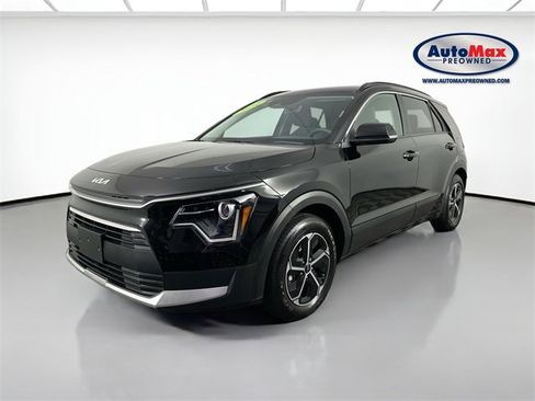 Used 2024 Kia Niro LX image 4