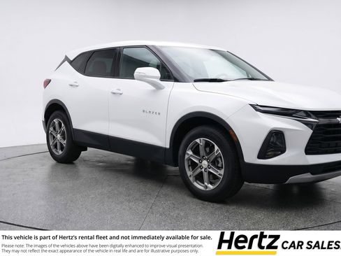 Used 2025 Chevrolet Blazer LT FWD image 1