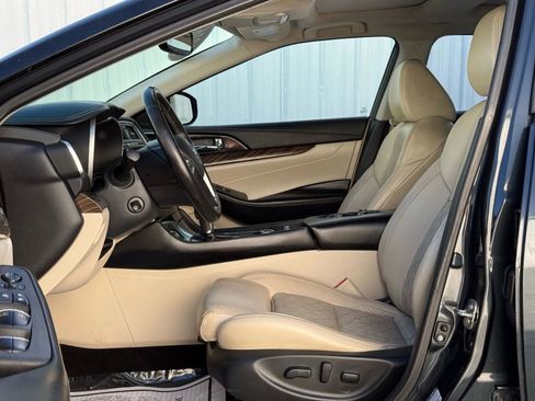 Used 2016 Nissan Maxima Platinum image 9