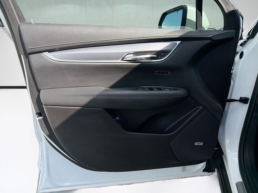 Certified 2024 Cadillac XT6 Luxury FWD image 24