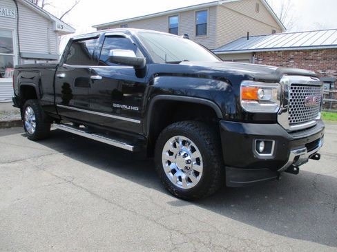 Used 2015 GMC Sierra 2500 Denali w/ Driver Alert Package image 4