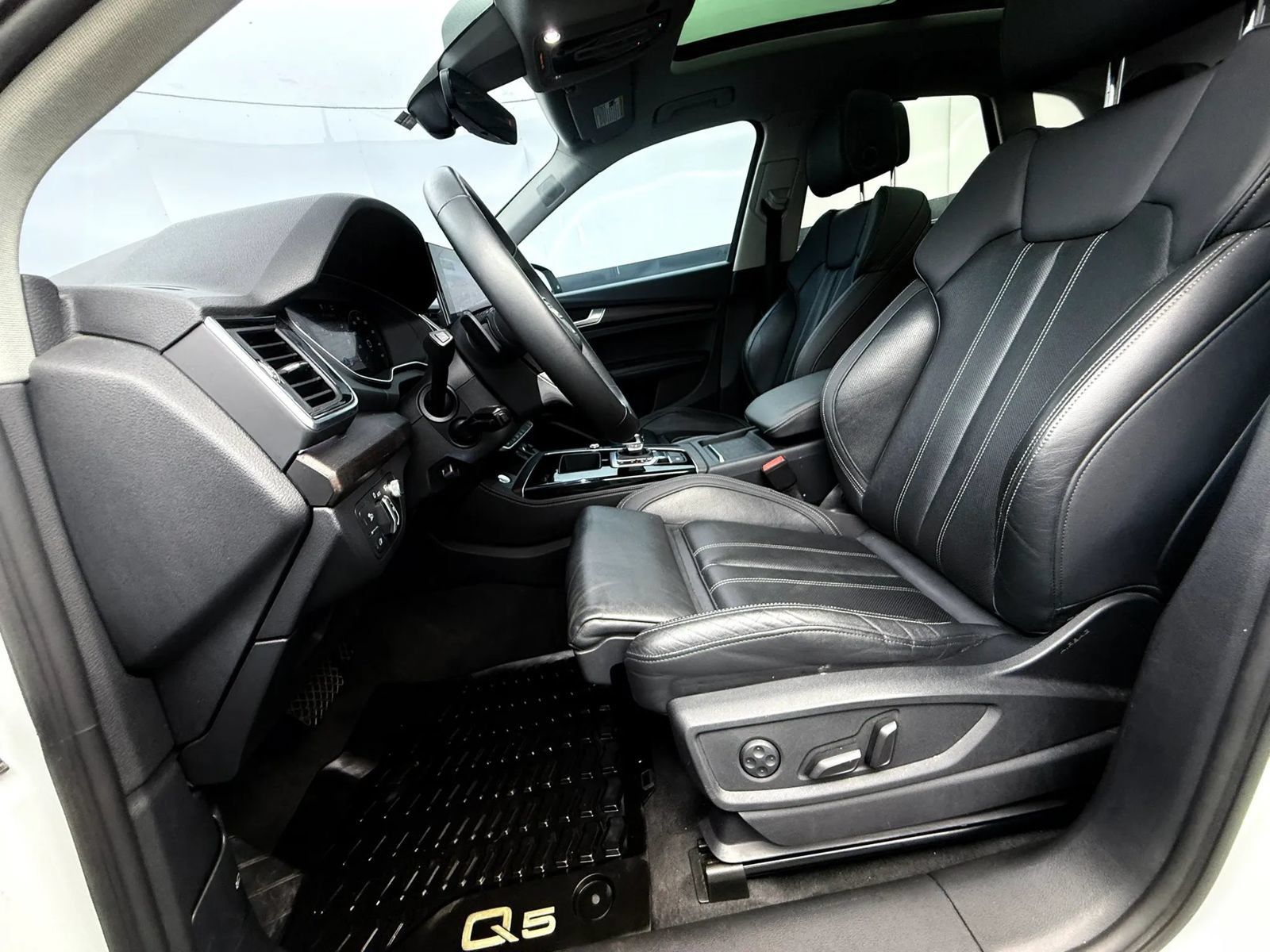 Used 2021 Audi Q5 Prestige w/ Prestige Package AWD/4WD image 25