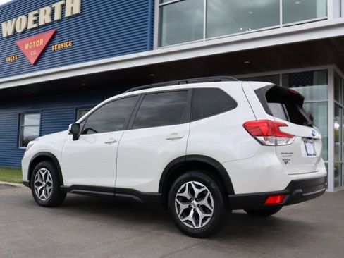 Used 2020 Subaru Forester Premium AWD/4WD image 5