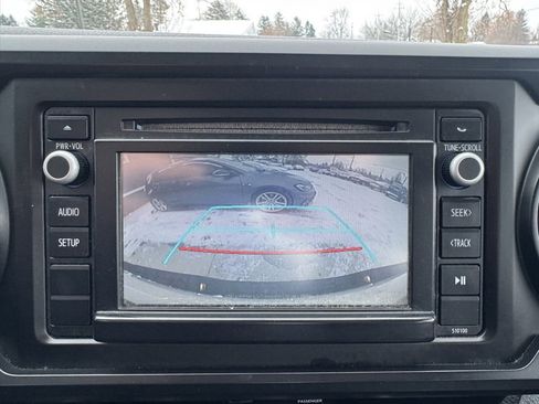 Used 2016 Toyota Tacoma SR image 25