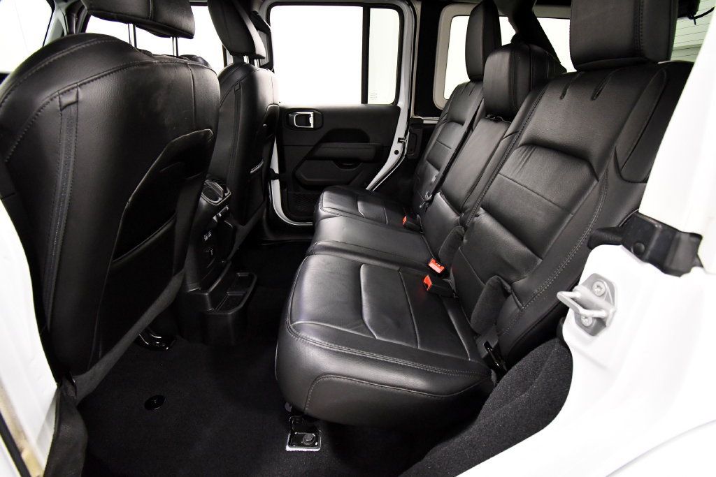 Used 2021 Jeep Wrangler Unlimited Sahara AWD/4WD image 15