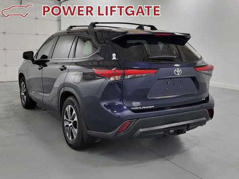 Used 2023 Toyota Highlander XLE FWD image 6