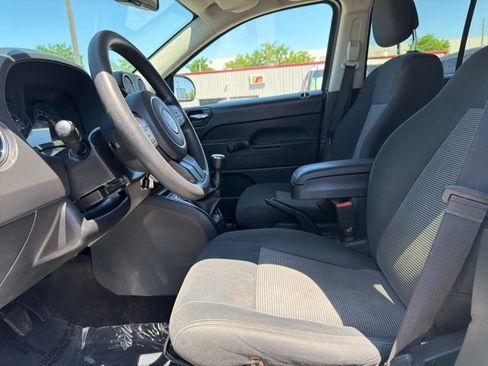 Used 2014 Jeep Compass Sport FWD image 13