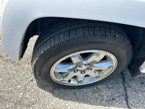 Used 2012 Jeep Liberty Sport AWD/4WD image 12