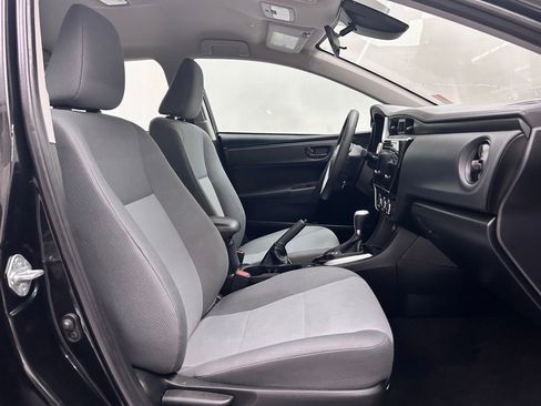Used 2019 Toyota Corolla L image 16