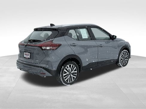Used 2023 Nissan Kicks SV image 5