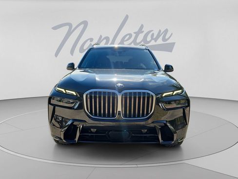 Used 2024 BMW X7 xDrive40i w/ Executive Package AWD/4WD image 2