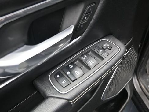 Used 2022 RAM 1500 Laramie AWD/4WD image 12