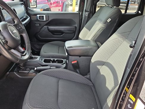 Used 2021 Jeep Wrangler Unlimited Sport AWD/4WD image 11