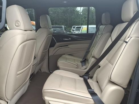 Used 2023 Cadillac Escalade ESV Premium Luxury AWD/4WD image 17