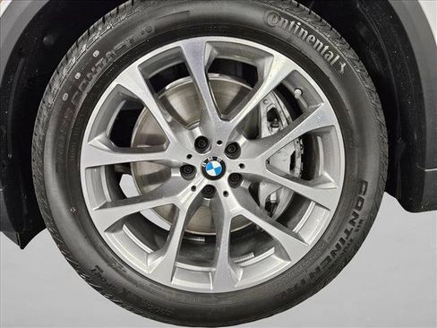 New 2026 BMW X5 xDrive50e w/ Executive Package image 16