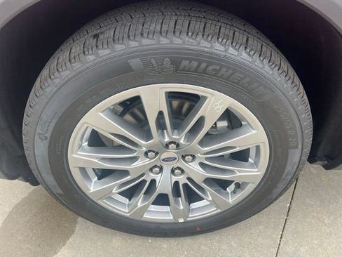 New 2026 Ford Explorer Platinum AWD/4WD image 12
